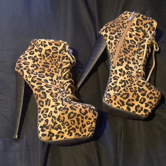 Platform High Heels - Picture 1 of 4